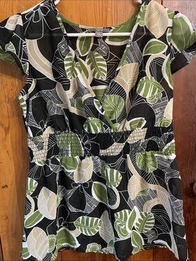 Apt. 9 Black Green and Cream Leaf Print V-Neck Smocked Waist Tunic